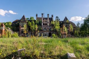 old-house-3391636_1280